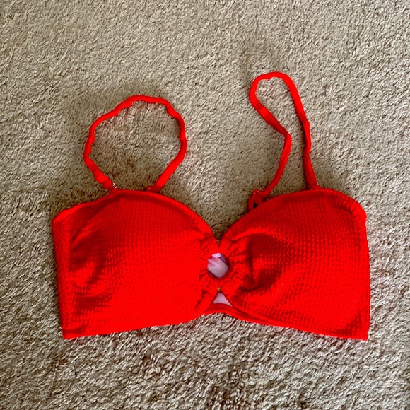 Pink Lily bikini top w/ removable straps-5. - Picture 1 of 2